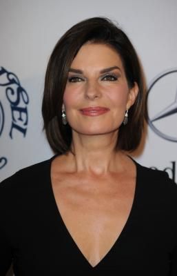 Sela Ward, Smart Hairstyles, Best Hairstyles For Women, Over 60 Hairstyles, Layered Cut, Hairstyles For Women Over 50, Chin Length Hair, Mom Hairstyles, Hairstyles Over 50