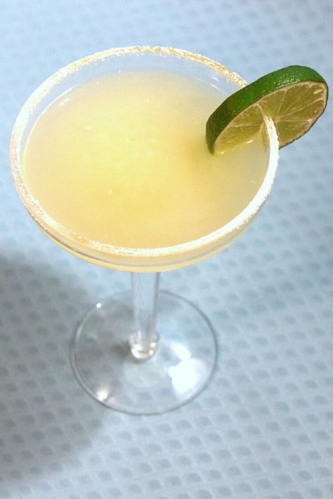 What makes the Cadillac Margarita special is the Reposado tequila. Learn how to make one at home and enjoy it anytime! Reposado Margarita, Cadillac Margarita, Margarita Drink, Margarita Mix, Reposado Tequila, Margarita Recipes, Drink Recipe, Cocktail Drinks, Tequila