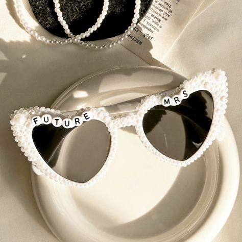 Bride Sunglasses, Pearl Heart Sunglasses, Heart Shaped Bride Glasses for Bachelorette Party, Pearl Sunglasses for Bride to Be, Bridal Shower - Etsy Bride To Be Sunglasses Diy, Bachelorette Party Themes Pearls, Pearl Bridal Shower Decorations, Custom Bride Gifts, Bride Accessories Bachelorette, Simple Bride To Be Decoration, Pearls And Processo Bridal Shower Theme, Bride Shower Ideas Decorations, Pearl Bridal Shower Theme