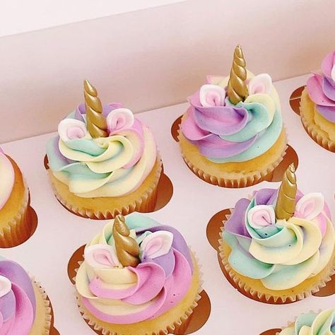 Deni on Instagram: "Unicorn babes 🥹🦄 . . . . . . #cupcakes #unicorncupcakes #unicorncake#unicorntheme #unicornparty #kidscakes #swissmeringuebuttercream #cupcakes#goldcoastcakes" Unicorn Inspired Cupcakes, Cupcakes Girls Birthday, Unicorn Desserts Easy, Kids Cupcake Decorating, Unicorn Mini Cupcakes, Unicorn Birthday Party Cake Rainbow Cupcakes, Pink Unicorn Cupcakes, Cute Cupcakes For Kids, Unicorn Cupcakes Ideas