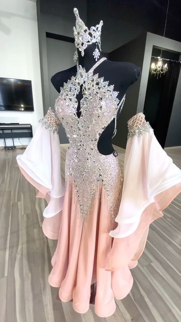 Ballroom Dress Gowns, Ballroom Dance Outfits, Ballroom Dress Inspiration, Standard Dance Dress, Dance Competition Dress, Latin Ballroom Dresses, School Dance Dresses, Competition Dress, Ballroom Dance Dresses