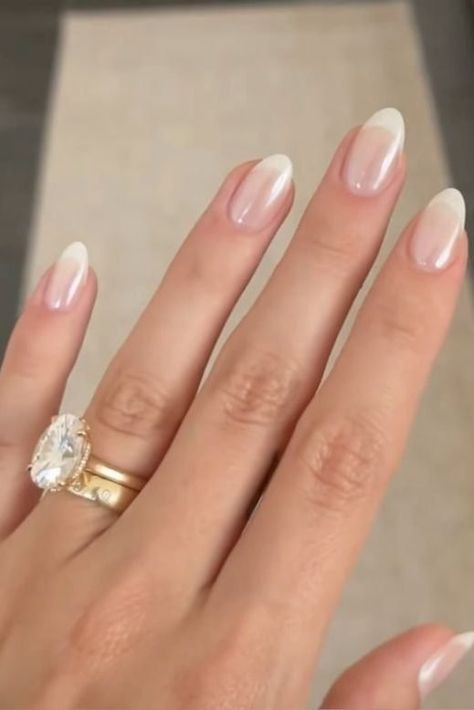 Modern White Tip Nails, Natural Round French Nails, Clean Nail Manicure, Soft French Almond Nails, French Nails Classy Elegant, Soft Simple Nails, Wedding Nails Natural Simple, Delicate French Tip Nails, Clear Wedding Nails