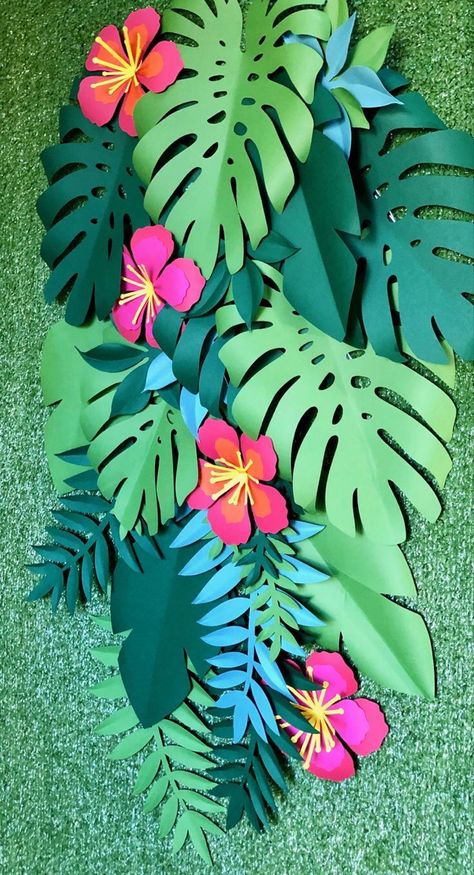 Tropical Party Entrance Decor, Amazon Rainforest Bulletin Board, Tropical Decorations Diy, Rainforest Decorations Diy, Palm Tree Classroom Decor, Hawaiian Party Theme Ideas, Rainforest Bulletin Board Ideas, Rainforest Party Decorations, Hawaiian Party Theme Decoration