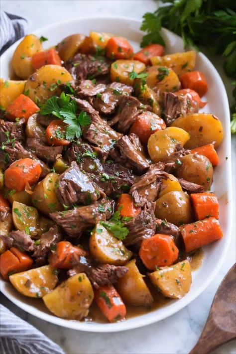 Delicious Pot Roast, Slow Cooker Pot Roast, Pot Recipes Healthy, Slow Cooker Roast, Pot Recipes Easy, Pot Roast Slow Cooker, Crockpot Recipes Beef, Pot Roast Recipes, Beef Stew Recipe