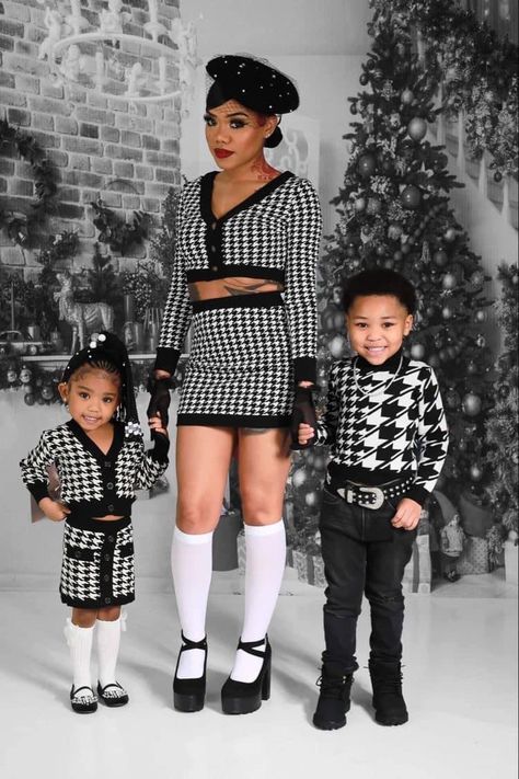 Mommy Me Christmas Outfits, Mom And Daughter Photo Ideas Christmas, Mommy Son Christmas Photos, Mommy And Me Christmas Photo Shoot Black, Unique Christmas Photoshoot Ideas Family, Black Family Thanksgiving Outfits, Family Christmas Photoshoot Ideas Black, Mom Son Daughter Photo Shoot, Mommy Son Outfits Photo Ideas