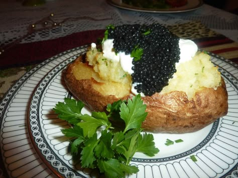 Baked potato, sour cream with caviar Baked Potato With Caviar, Potato With Caviar, Caviar Baked Potato, Recipes With Caviar, Caviar Potatoes, Potato Caviar, Baked Potato Sour Cream, Potato With Sour Cream, Paleo Comfort Food