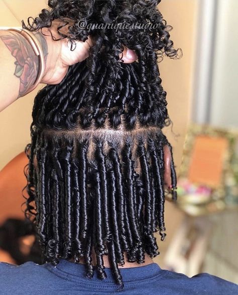 Pinterest: @danicaa❤️ Coiling Natural Hair, Finger Coils, Natural Hair Twists, Pelo Afro, Hair Twist Styles, Natural Hair Beauty, Natural Hair Styles Easy, Penteado Cabelo Curto, Scene Hair