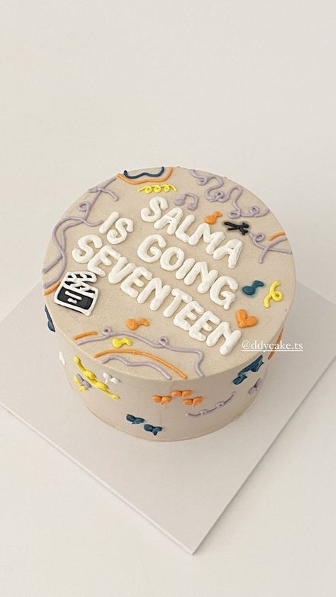 birthday cake @ddycake.ts #outline #graph Seventeen Themed Cake, Kpop Inspired Cake, Seventeen Cake Design, Seventeen Inspired Cake, Seventeen Cake Birthday Kpop, Going Seventeen Cake, Food Logo Ideas Creative, Food Logo Ideas, Logo Ideas Creative