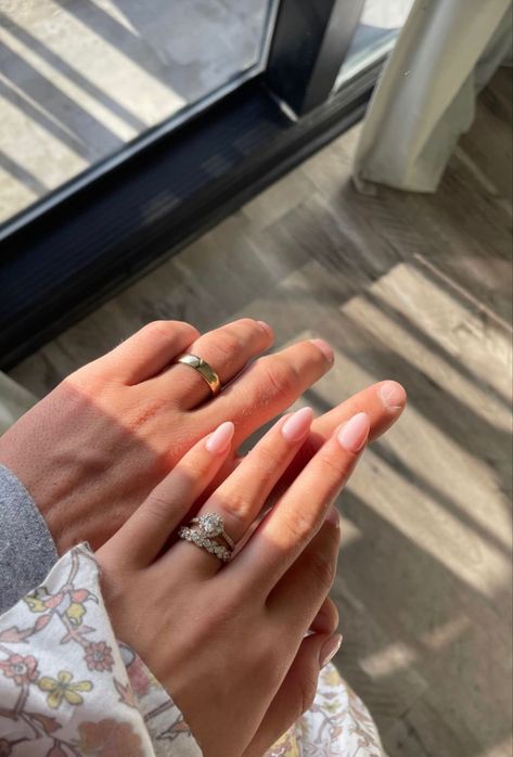 Wedding Rings Diamond Cut, Mains Couple, خواتم خطوبة, Dream Engagement, Dream Engagement Rings, Cute Couple Selfies, Couple Rings, Couple Aesthetic, Cute Couple Pictures