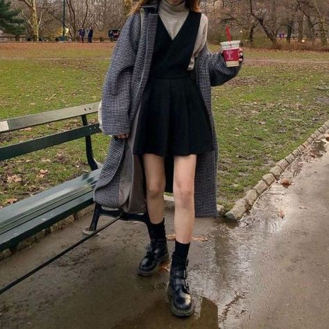 Academia Outfits, Academia Fashion, Stil Inspiration, Fete Anime, Aesthetic Outfit, Mode Inspo, 가을 패��션, 여자 패션, Mode Streetwear