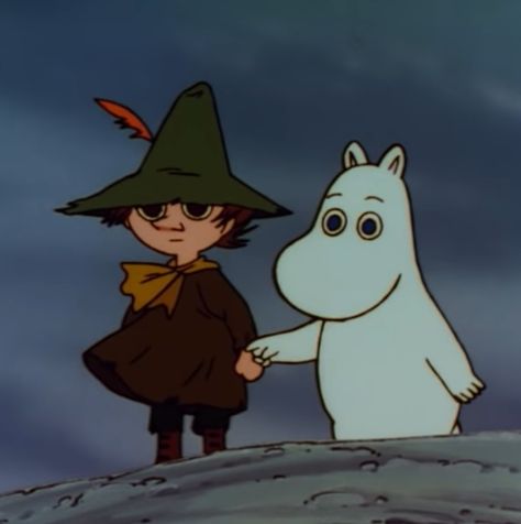 Snufkin Hat Diy, Moomin And Snufkin Matching Icons, Moomin Valley Fanart, Snuffkins Moomin, Snufkin Drawing, Moomin Matching Pfp, Moomin Fall, Best Cartoon Duos, Moomin Valley Snufkin