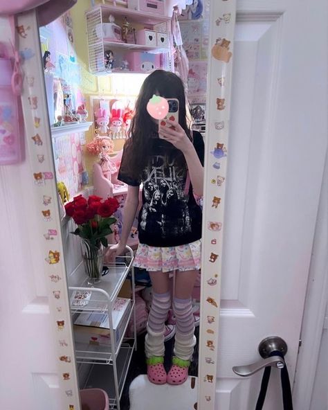 Creepy Cute Outfits, Pastel Clothing, Kawaii Outfit Ideas, Confetti Cake, My Bf, Kawaii Fashion Outfits, Pinterest Fashion, Swaggy Outfits, J Fashion