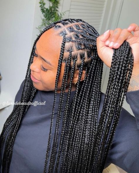 Small to Medium Knotless Braids Style Knotless Braids And Makeup, Middle Part Small Knotless Box Braids, Small Part Box Braids, Extra Small Braids For Black Women, Small Flat Knotless Braids, Super Small Knotless Braids, Extra Small Knotless Braids Long, Extra Small Box Braids Long, Small Part Knotless Braids