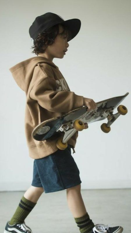 2024 Skater Boy Outfits: Vintage Vibes & Grunge Aesthetics Unleashed Kids Street Style, Boys Fashion, Winter Kids, Trendy Baby, Baby Boy Fashion, Kids Fashion Boy, Kids Branding, Fotografi Potret, Childrens Fashion