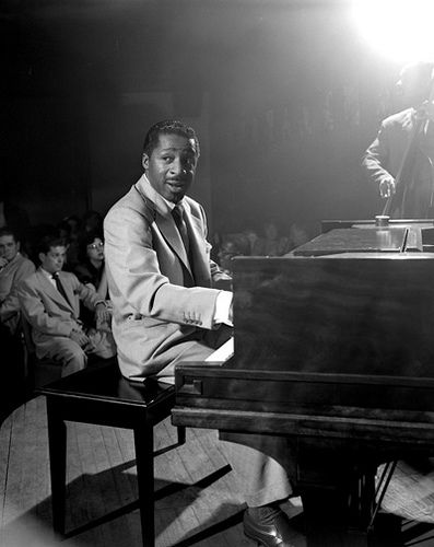 Erroll Garner, Sky Bar, Jazz Artists, Jazz Piano, Piano Player, All About Music, All That Jazz, Jazz Musicians, Jazz Blues