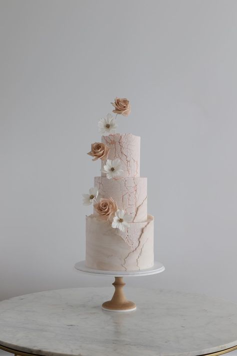 21 Beautiful Rustic & Boho Wedding Cakes | ABIA Cherry Blossom Cake, Painted Wedding Cake, Gold Cake Stand, Boho Wedding Cake, Pastel Cakes, Rustic Boho Wedding, Luxury Wedding Cake, Amazing Wedding Cakes, Wedding Cake Rustic