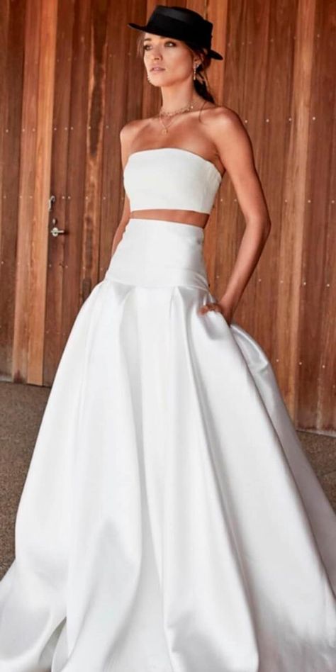 2 Set Wedding Dress, Modern Two Piece Wedding Dress, Tulle Bridal Skirt, Two Piece Wedding Gown, 2 Piece Wedding Dresses, Sporty Wedding Dress, Bridal Two Piece Set, Bride Two Piece, 2 Piece Wedding Dress