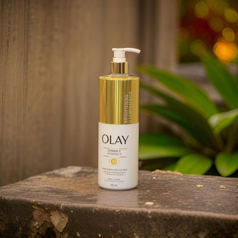 Olay Brightening & Hydrating Body Lotion with Vitamin C moisturizes and brightens skin, revealing a radiant glow that lasts up to 24 hours✨👌. Available, 502ml at 125k🇺🇬. Call/WhatsApp 0704 261 720 for deliveries. . #beautytrendsuganda #olayskincare #vitaminclotion #brighteninglotion #bodylotion #glowingskin #selfcare #healthyskin #goodvibes #kampala #eastafrica #uganda Brightening Body Wash, Olay Skin Care, Hydrating Body Lotion, Brightening Skincare, Body Care Products, Moisturizing Lotion, Body Cleanse, Vitamin B3, Moisturizing Lotions