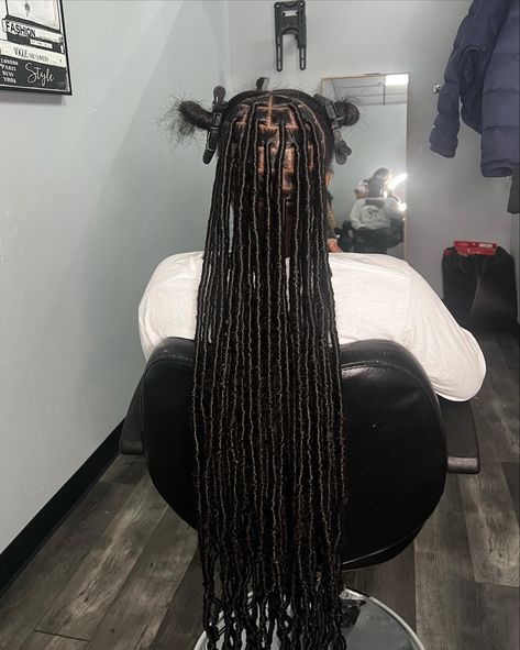 I Island Soft Locs, Flat Soft Locs, Medium Soft Locs Hairstyles, Soft Locs Medium Parts, Big Soft Locs, Straight Soft Locs, Soft Locs Parting, Jumbo Soft Locs, Large Soft Locs