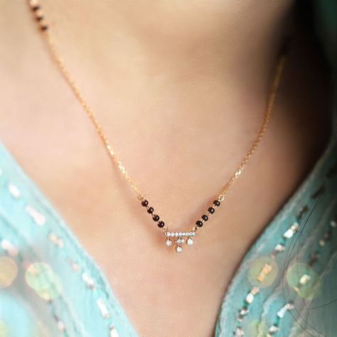 Modern Mangalsutra Designs Gold, Caratlane Jewellery, Modern Mangalsutra Designs, Modern Mangalsutra, Fashion Jewelry Necklaces Gold, Mangalsutra Design, Black Beads Mangalsutra, Black Beads Mangalsutra Design, Diamond Mangalsutra