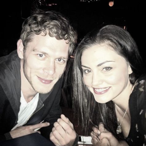 Hayley And Klaus, Mako Mermaids, Originals Cast, Casting Pics, Original Vampire, Vampire Diaries Cast, Hello Kitty Halloween, Phoebe Tonkin, Klaus Mikaelson