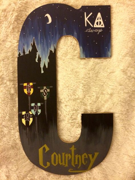 15 Sorority Crafts That You Must Do This Summer Sorority Letters Painted, Big Crafts, Sorority Decorations, Bar Dance, Painting Wooden Letters, Cooler Painting, Sorority Paddles, Sorority Letters, Sorority Canvas