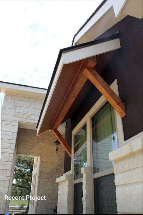 Timber Awning, Deck Arbor, Outdoor Window Awnings, Awning Over Door, Patio Tv, Awning Ideas, Door Overhang, Diy Exterior, Diy Awning