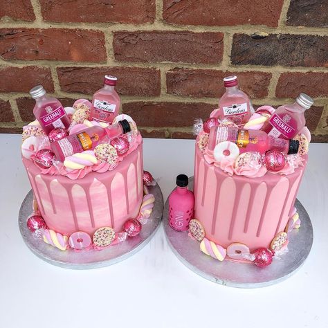 Caketheirday on Instagram: “Pink gin twinning 💗🍸 #pinkgincake #pinkgin #dripcake #cake” 21st Birthday Cake Alcohol, Champagne Cakes, Gin Cake, Alcohol Birthday Cake, Birthday Drip Cake, Liquor Cake, 19th Birthday Cakes, Alcohol Cake, Pink Birthday Cake