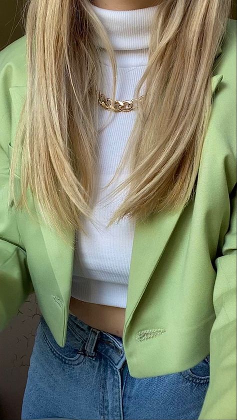 Cropped Green Blazer Outfit, Green Crop Blazer Outfit, Green Blazer Outfit Work, Green Crop Blazer, Crop Blazer Outfit, Cropped Blazer Outfit, Green Blazer Outfit, Blazer Outfit, Crop Blazer