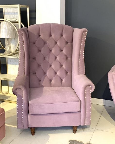 King chair available in offer price Dm to order #namaslay #namaslayproducts #namaslaydesigns #namaslaydecor King Chair, British School, Instagram King, High Back Chairs, August 10, Bed Design, Sofa Set, Nepal, Home Interior Design