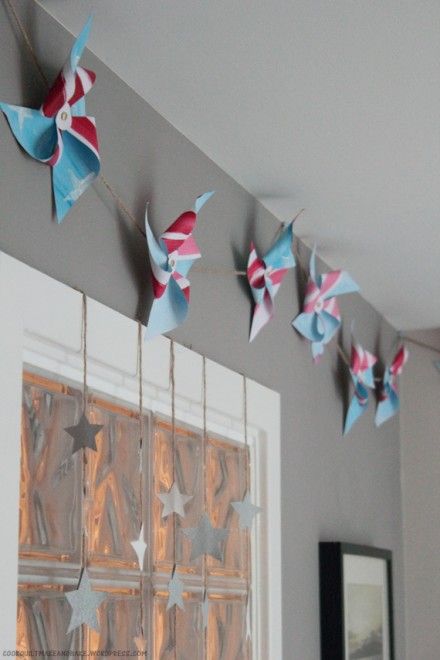 Tutorial | All American Pinwheel Garland · Scrapbooking | CraftGossip.com Pinwheel Garland, Holiday Writing, Pinwheels Paper, Rustic Vintage Wedding, Patriotic Holidays, All American, Patterned Paper, Fun Decor, Kids Decor