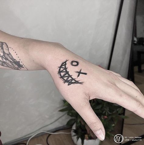 300+ Most Popular Mens Tattoos Ideas & Designs (2021) Good & Meaningful Hand Tattoo Design, Tato Geometris, Herren Hand Tattoos, Tato Flash, Hand Ideas, Tattoo Placements, Pola Tato, Hamsa Tattoo, Sharpie Tattoos