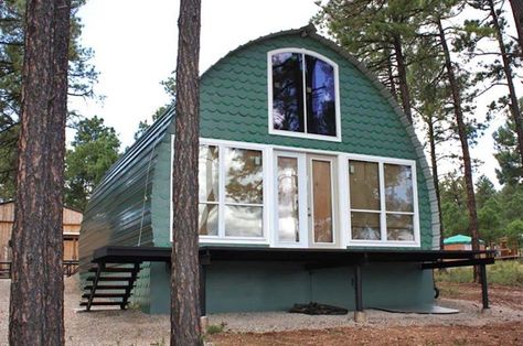 These adorable prefab arched cabins give you the option to customize your home without breaking the bank. Small Prefab Cabins, Arched Cabins, Prefabricated Cabins, Cheap Cabins, Arched Cabin, Pre Fab Tiny House, Cabin Tiny House, Prefab Cabins, Cabin Exterior