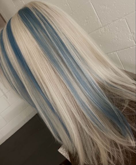 Blue Hair White Streak, Blonde And Denim Blue Hair, Chunky Blue Highlights In Blonde Hair, Blonde And Other Color Hair, Blue Hair With Highlights Blonde, Blue And Blonde Hair Aesthetic, Blonde Hair Light Blue Highlights, Hair Dye Colors For Blonde Hair, Haircouler Ideas