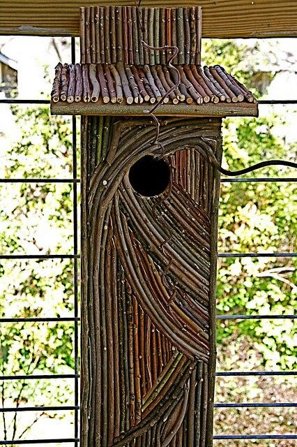 wow! Twig Art, Garden Birdhouses, Wood Birdhouses, Bird Houses Diy, Bird Boxes, Fairy Houses, Bird Garden, Garden Crafts, Birdhouse