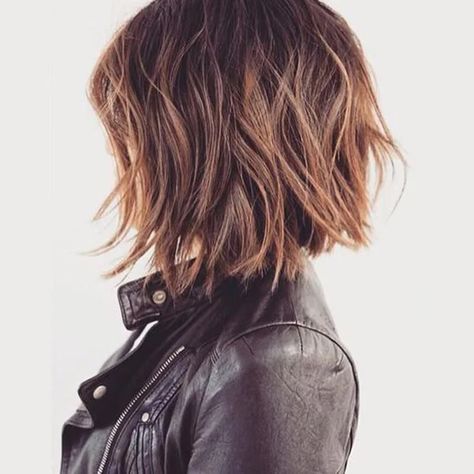 20 Edgy A-Line Haircuts To Try in 2021 - The Trend Spotter A Line Haircut, Messy Bob Hairstyles, Edgy Haircuts, Natural Wavy Hair, Medium Hair Cuts, Bob Hairstyle, Hairstyles Haircuts, Messy Hairstyles, Trendy Hairstyles