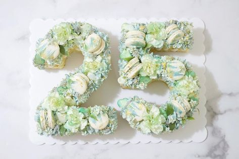 ♡ Artisan Cakes by Blessie on Instagram: “25 number cake ✨ to remind you there are 25 days until Christmas !😅🎄 Pretty sea green and blue colors with feminine textures on this one🤩…” 25 Number Cake, Green Number Cake, Blue Green Cake, 25 Number, Alphabet Cake, 25th Bday, 21st Bday Ideas, 21 Birthday, Sheet Cakes