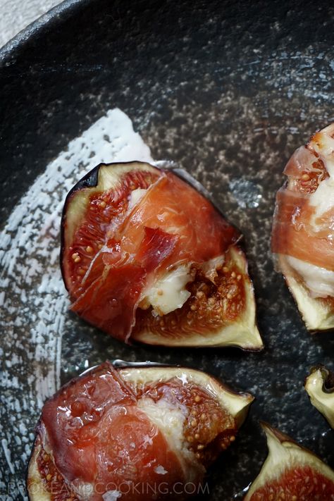 Salty, sweet, crisp, and tender all at once. Prociutto Appetizers Fig, Figs In A Blanket, Black Mission Fig Recipes, Fresh Fig Recipes, Fig Ideas, Baked Figs, Fig Appetizer, Fig Prosciutto, Prosciutto Wrapped