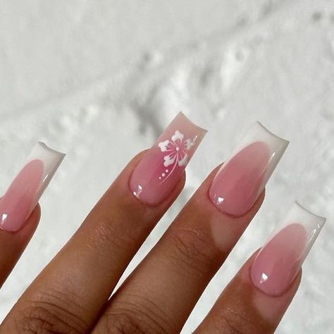 #fashion#beauty#lifestyle#trendingnailsdesign Square Nail Designs White, Gel X Nail Ideas Summer, Nails Without Charms, French Nails With Flower Design, Nails Ideas 2024, How To Do Flowers On Nails, Nail Square Designs, Cool Design Nails, Cute Nail Inspo Acrylic