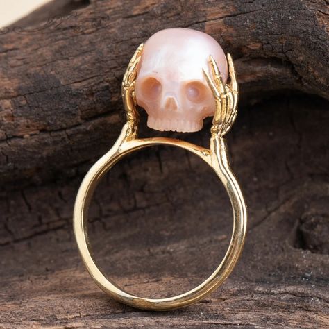 Pearl Skull, Rings Skull, Jewelry Mood Board, Goth Ring, Sparkly Accessories, Skull Rings, Cute Engagement Rings, Metalsmithing Jewelry, Skull Jewelry