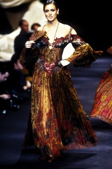 90s High Fashion, Dior Collection, Christian Dior Haute Couture, Gianfranco Ferre, Christian Dior Couture, Fashion Aesthetics, Dior Couture, Couture Runway, Historical Dresses