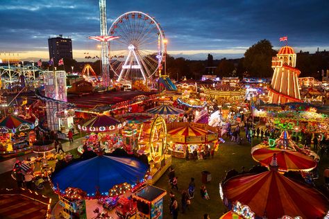 Ranked as one of the best fairs in the country, ‘Goosey’ is over 700 years old and attracts hundreds of thousands of visitors each years. Guardian photographer Chris Thomond went along for the ride. Fair Pictures, Carnival Lights, Fair Rides, Amusement Park Rides, Carnival Rides, Parc D'attraction, Fun Fair, Amusement Parks, Summer Bucket Lists