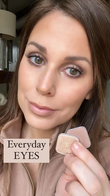 Eyeshadow Brown Eyes, Clinique Eyeshadow, Everyday Eyeshadow, Maskcara Makeup, Everyday Eye Makeup, Eyeshadow For Blue Eyes, Betty Davis, Beginners Eye Makeup, Makeup For Moms