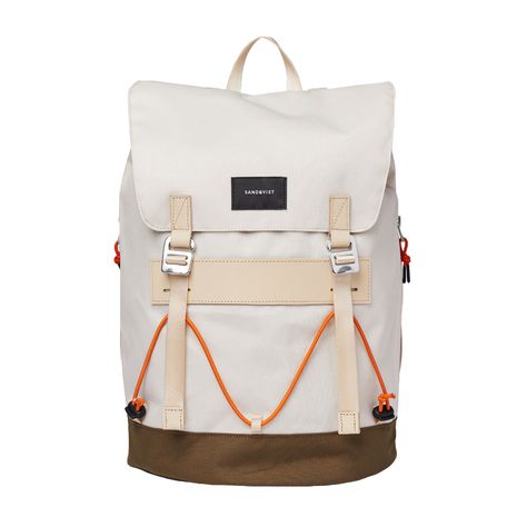 The Sandqvist Johannes Backpack is now in stock from the Sandqvist official retailer Blackleaf.com. Free delivery across the UK Sustainable Backpack, Leather Hip Bag, Rucksack Backpack, Wood Furniture Diy, Tiny Cottons, Leather Patches, Mountain Backpack, Black Backpack, Natural Leather