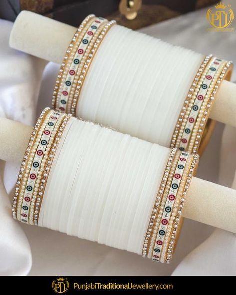 Punjabi Choora, White Bangles, Bridal Jewellery Online, Wedding Bangles, Unique Wedding Jewelry, Bridal Jewelry Sets Brides, Bridal Chura, Colorful Bangles, Perhiasan India