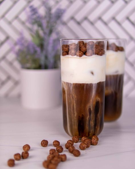 Disneyland Black Caf Cold Brew, Galaxys Edge Copycat Recipes, Star Wars Coffee Drinks, Cold Foam Cold Brew, Galactic Starcruiser, Cold Brew Recipe, Star Wars Food, Coffee Area, Star Wars Galaxy's Edge