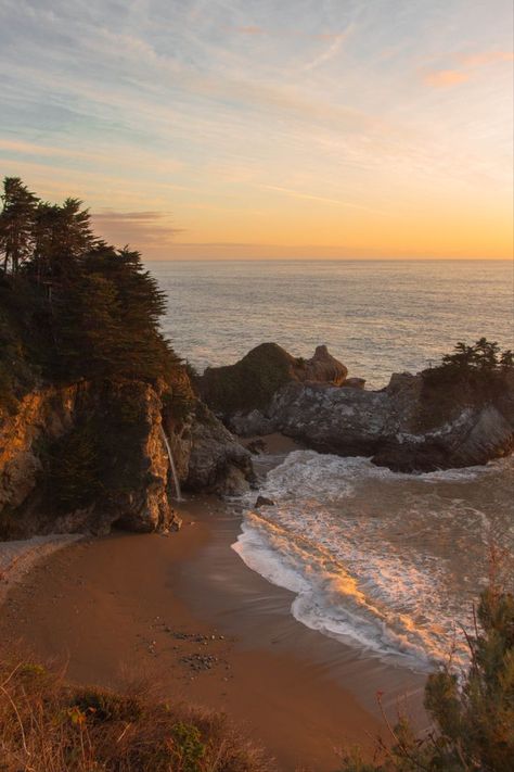 Big Sur Sunset, Fall In California Aesthetic, Highway One California, California Big Sur, California Coast Road Trip Aesthetic, California Roadtrip Aesthetic, Big Sur California Aesthetic, California Coast Aesthetic, North California Aesthetic