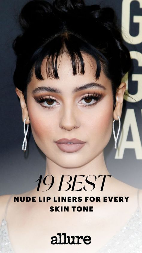 Alexa Demie wearing a full face of glam and a nude lip on the red carpet Brown Lip Liner Pale Skin, Lip Liner Pale Skin, Lip Liner Fair Skin, Lip Liner For Fair Skin, Cool Nude Lipstick, Nude Lip Makeup Look, Lip Colors For Skin Tone, Ivory Skin Tone, Best Lip Liner