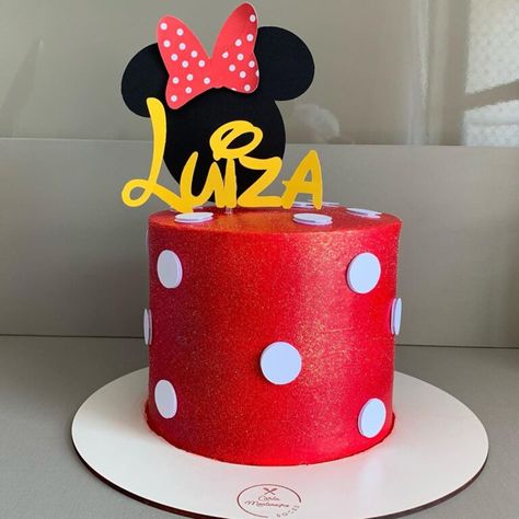 Bolo da Minnie: 95 fotos lindas + passo a passo para uma festa graciosa Mickey Mouse Clubhouse Birthday Cake, Minnie Mouse Theme Party, Twodles Birthday, Mickey Mouse Baby Shower, Bolo Mickey, Minnie Mouse Birthday Decorations, Minnie Mouse Birthday Cakes, Bolo Minnie, Minnie Cake