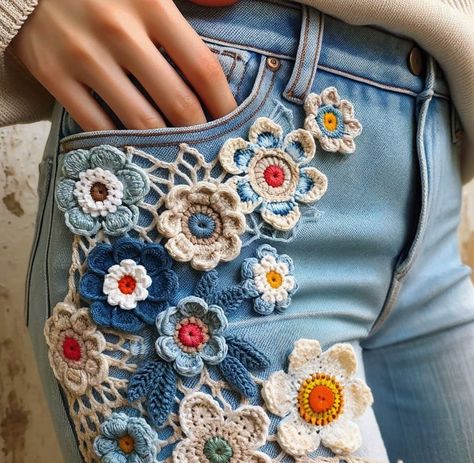 Denim Diy Clothes, Lace Jeans, Clothes Embroidery Diy, Denim Crafts Diy, Simple Hand Embroidery Patterns, Blue Jeans Crafts, Crochet T Shirts, Crochet Clothing And Accessories, Denim Ideas